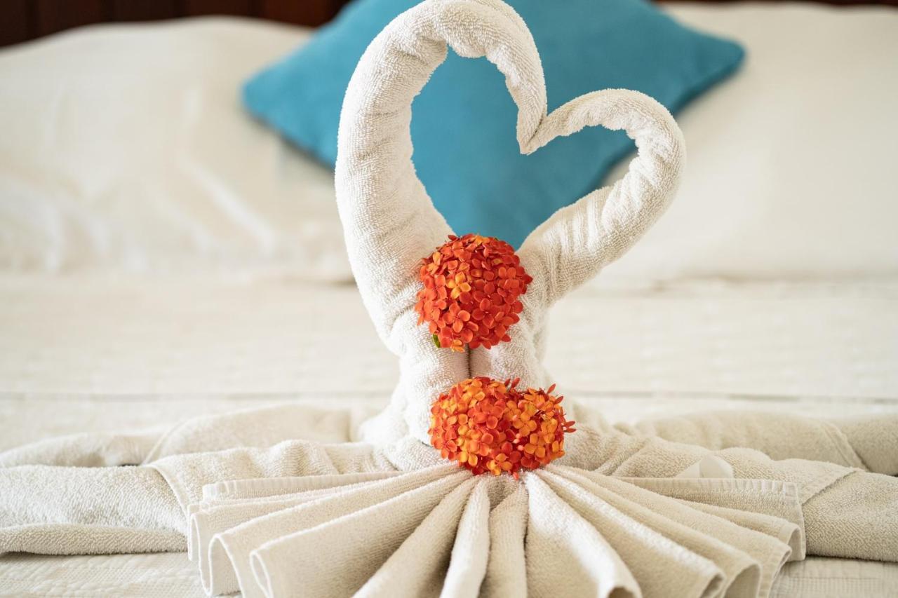 Agualina Kite Hotel Oceanfront Apartments Cabarete Bagian luar foto