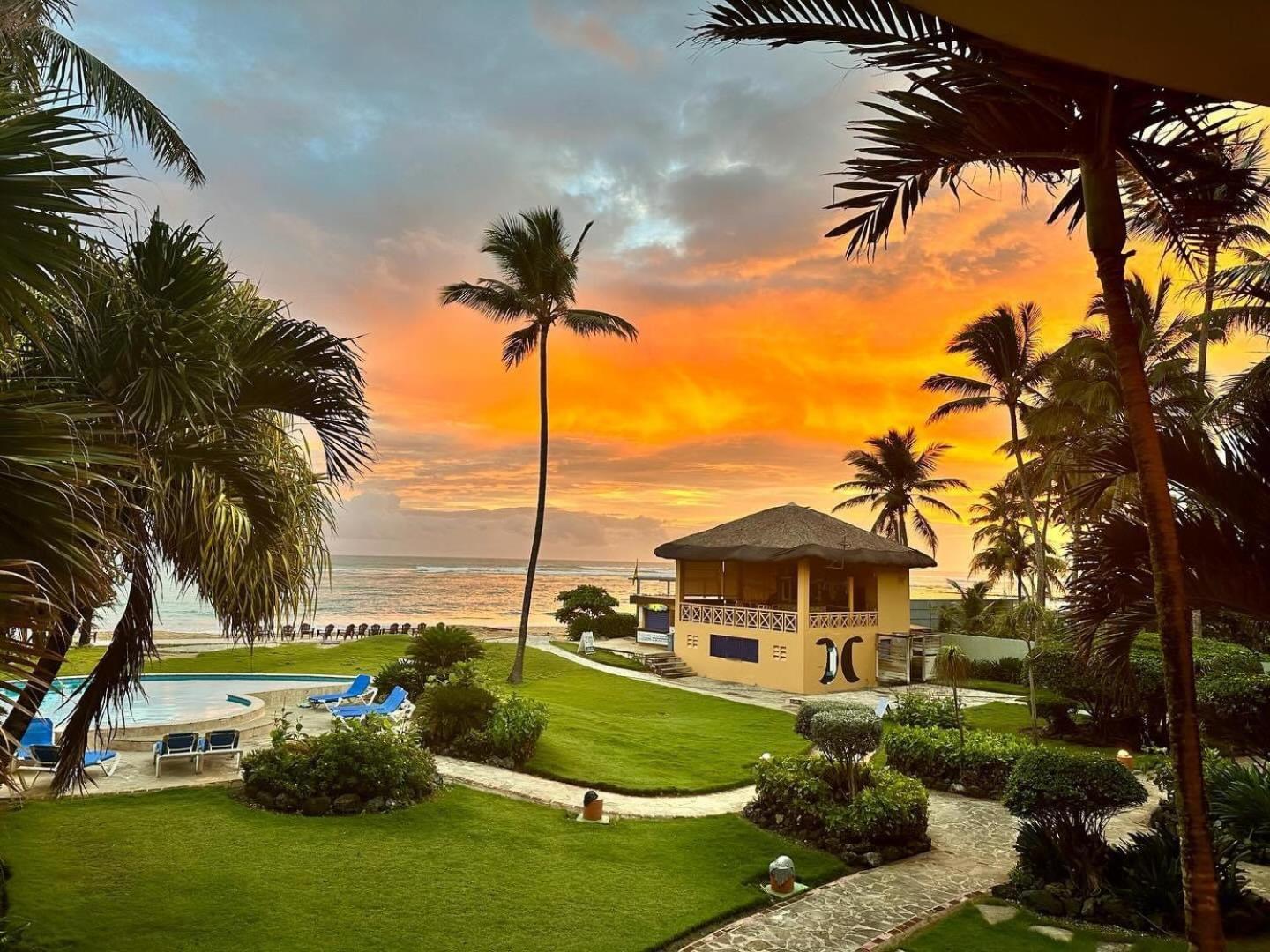 Agualina Kite Hotel Oceanfront Apartments Cabarete Bagian luar foto