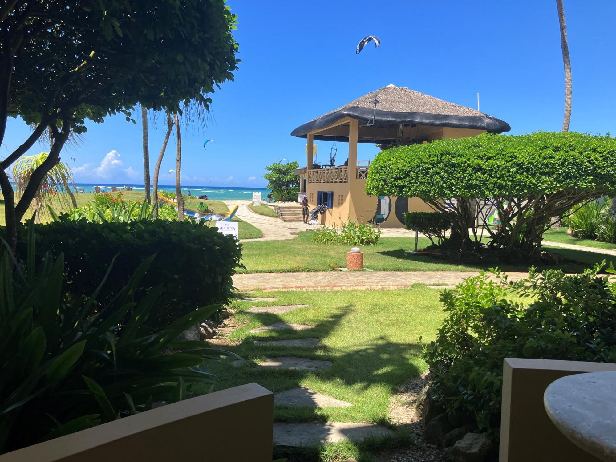 Agualina Kite Hotel Oceanfront Apartments Cabarete Bagian luar foto