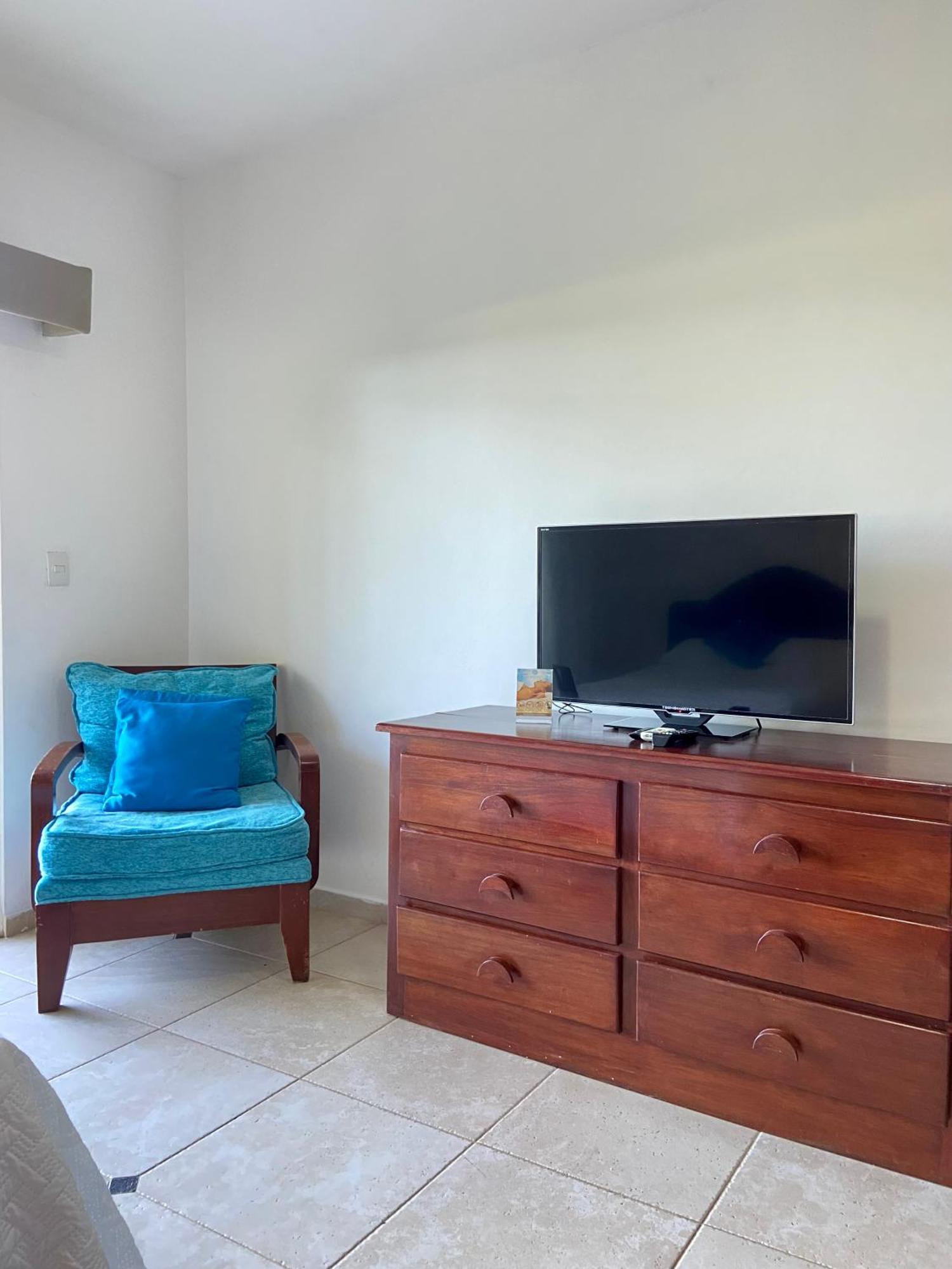 Agualina Kite Hotel Oceanfront Apartments Cabarete Bagian luar foto